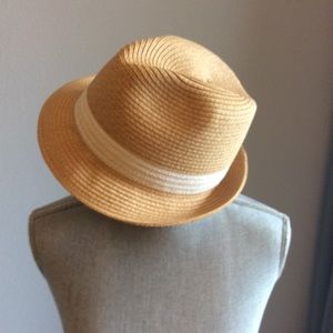 Fun hat for Spring! Worn once.